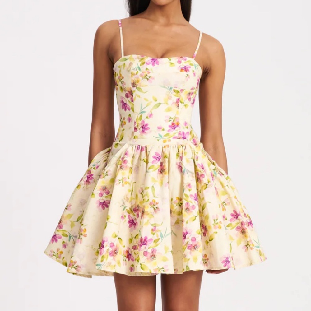 Miss Circle Valda Mini Dress